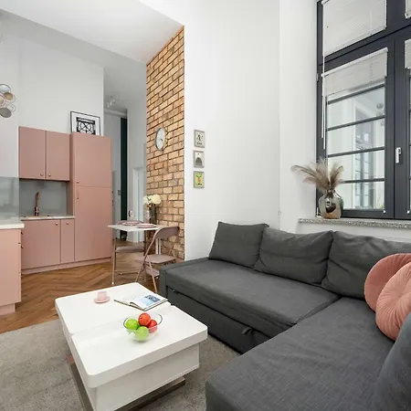 Stylish With A Desk And 2 Bedrooms In By Renters *