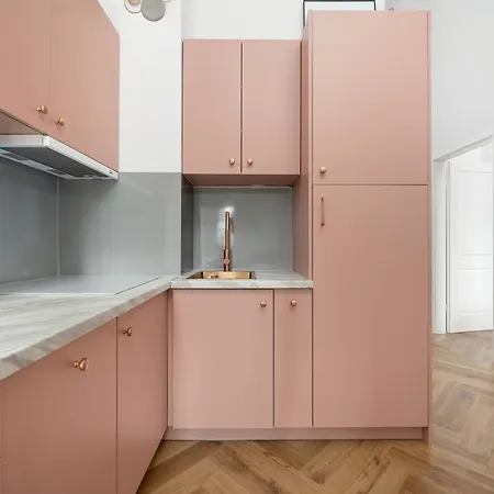 Stylish With A Desk And 2 Bedrooms In By Renters * Breslau
