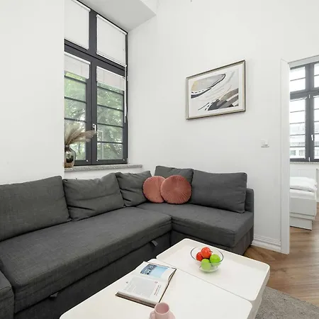 Stylish With A Desk And 2 Bedrooms In By Renters * Breslau