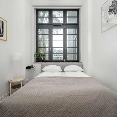 Stylish With A Desk And 2 Bedrooms In By Renters Apartment Breslau