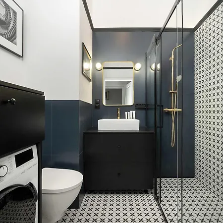 Stylish With A Desk And 2 Bedrooms In By Renters *